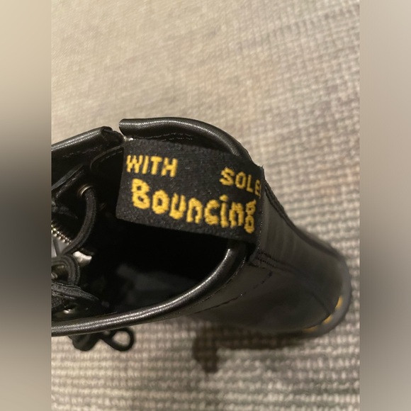 Dr. MARTENS ‘Air Wair’ 🆕 1460 8-Eye Boot - Black Classic Combat Boot. Size 39 🔥 - Picture 14 of 16